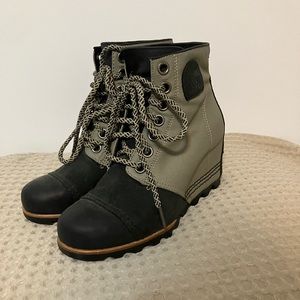 Sorel wedge boots